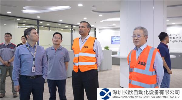 ABB運(yùn)動(dòng)控制事業(yè)部全球總裁、ABB集團(tuán)執(zhí)行委員會(huì)成員梅塔來(lái)華訪(fǎng)問(wèn).png