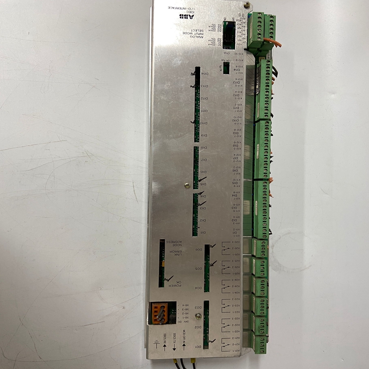 ABB UFC719AE01 3BHB003041R0101 控制器模塊